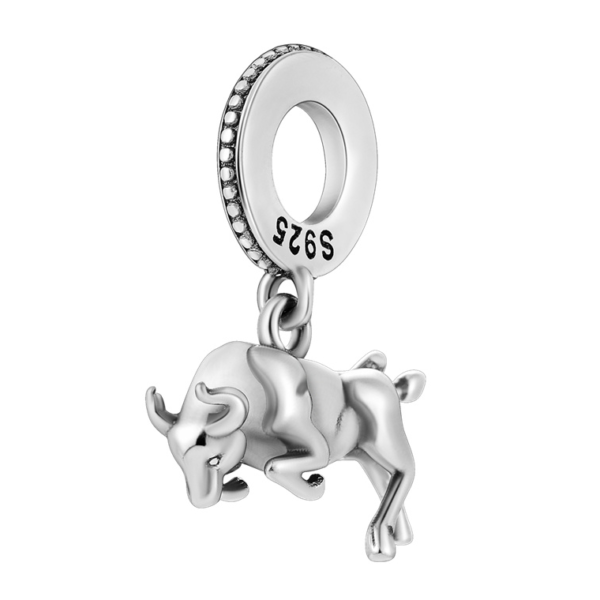 Zawieszka charms do pandory Srebro próby 925 Szarżujący Byk